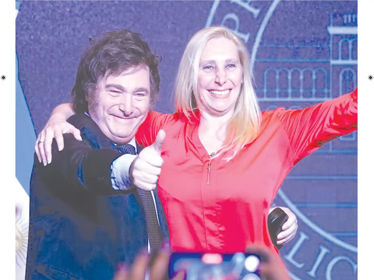Festejos. Javier Milei junto a su hermana Karina Milei