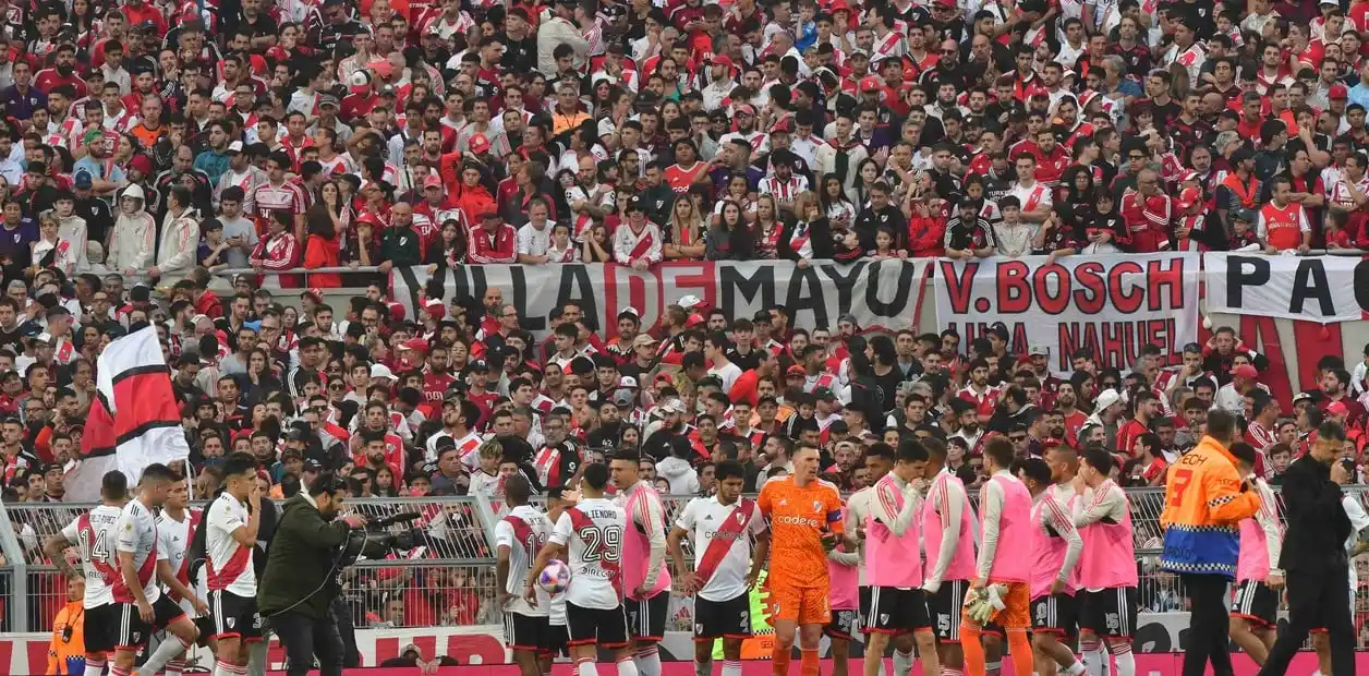 River-Defensa fue suspendido por el fallecimiento de un hincha