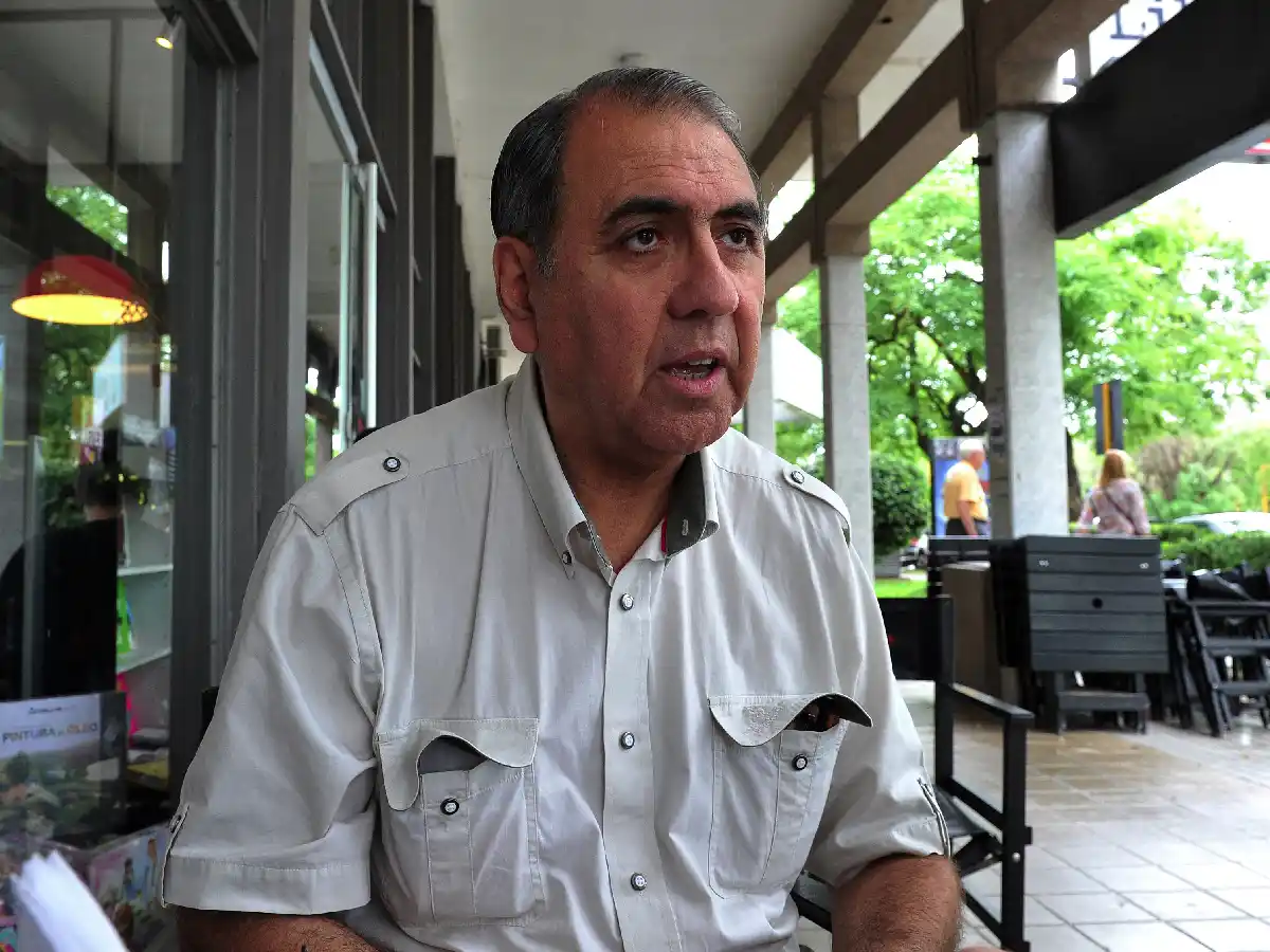 Piden que sea obligación  dar agua gratis en boliches  y restaurantes