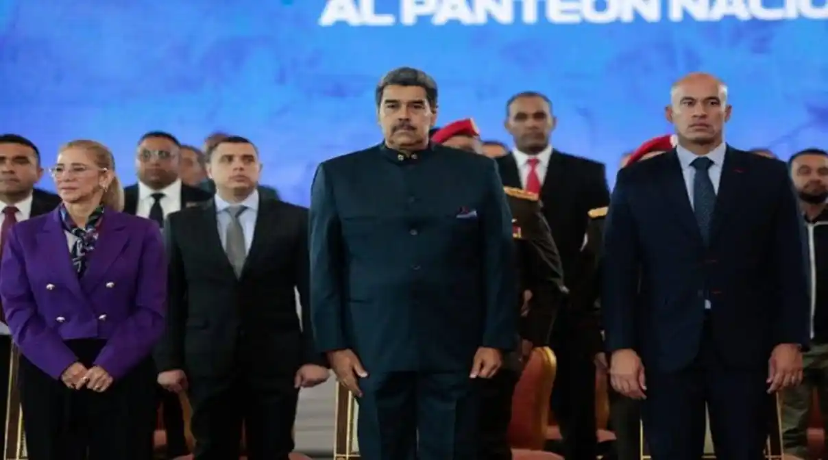Maduro reconoció bondades originarias de AD y recordó la existencia de una «izquierda cobarde»