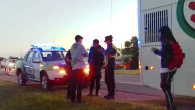 Viajaba de Santa Teresita a Retiro, se masturbó en el micro y los pasajeros casi lo linchan