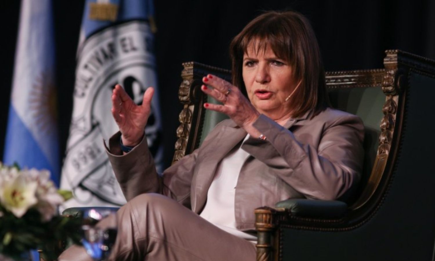 Bullrich presentó el nuevo protocolo anti piquetes y este lunes lanzará un megaoperativo en Rosario: «La ley no se va a cumplir a medias»