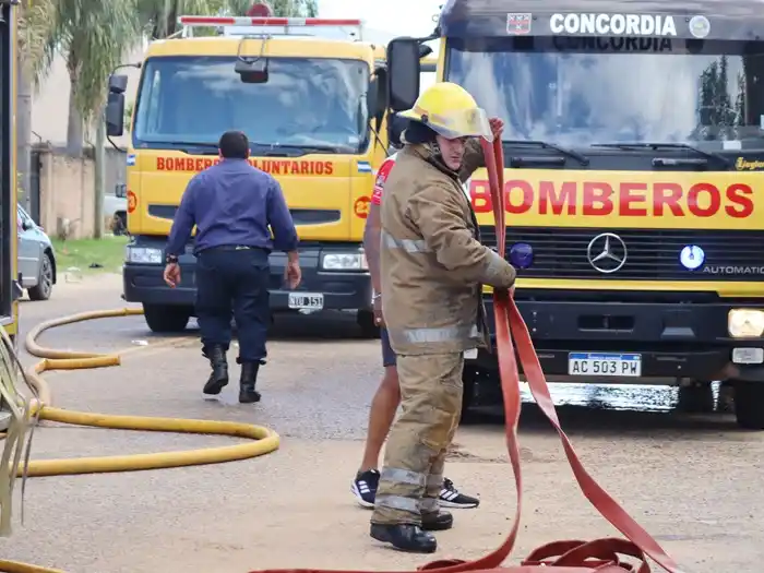 Incendio de gran magnitud dejó múltiples viviendas dañadas