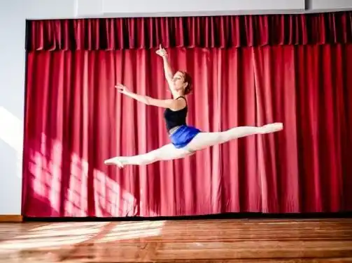 La Escuela Municipal de Danzas Norma Fontenla es una de las instituciones que abrió su preinscripción.