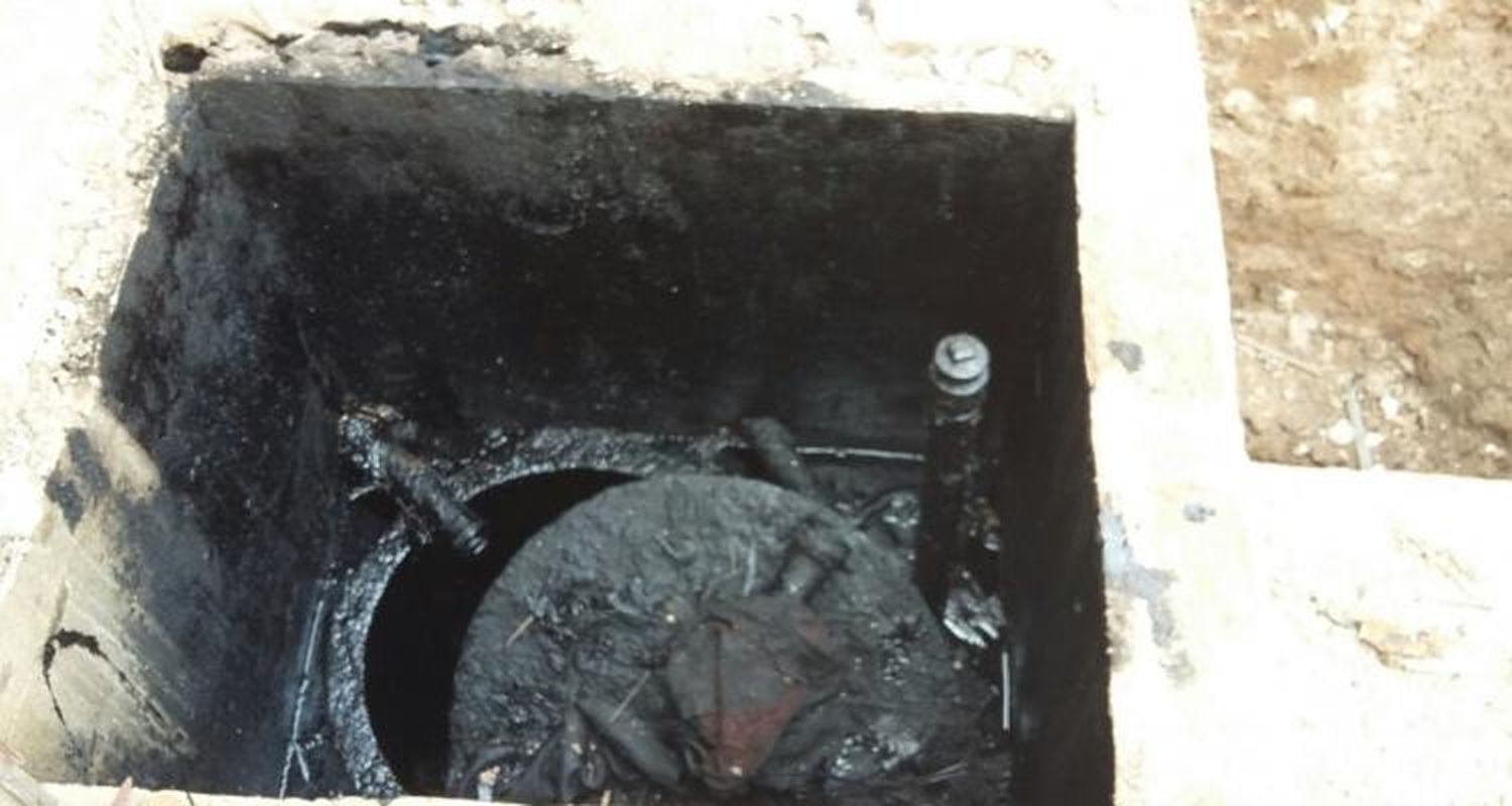 Extraen un tanque de la Escuela Industrial