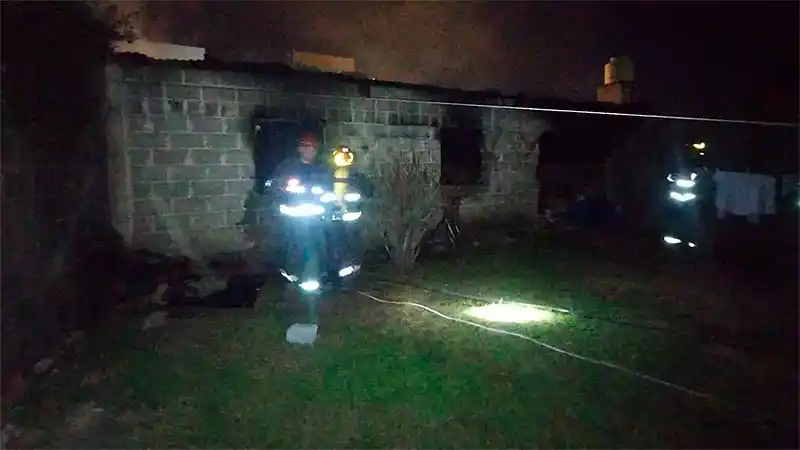 Hallaron muerto a un bebito de 11 meses tras el incendio de una vivienda