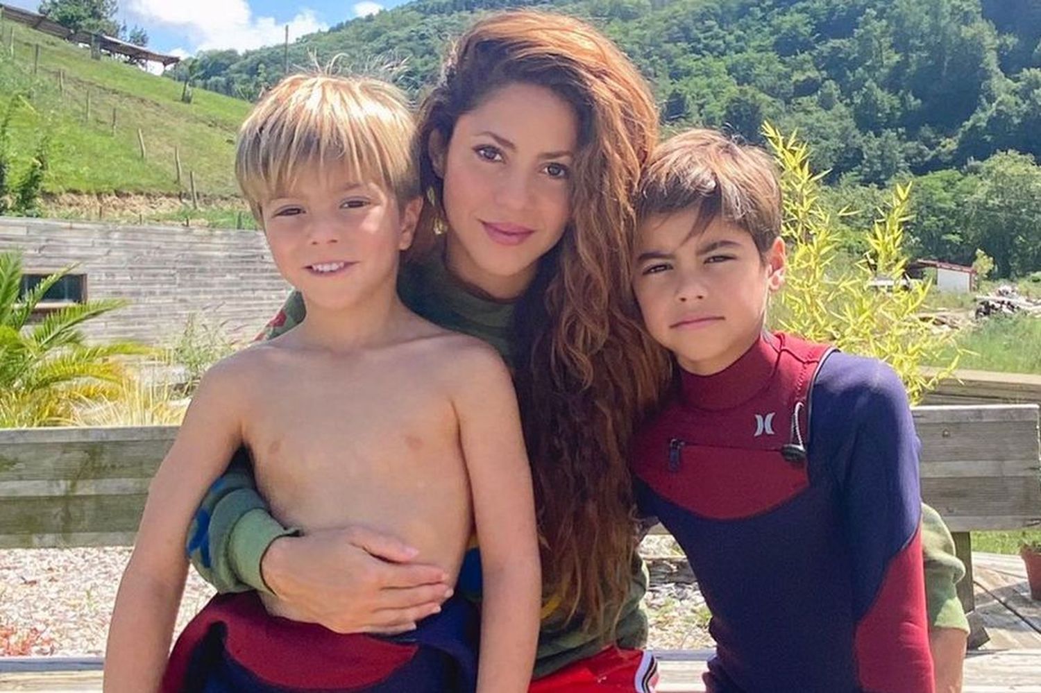 ¡TODA MAMÁ! Así de entregada se muestra Shakira con sus hijos