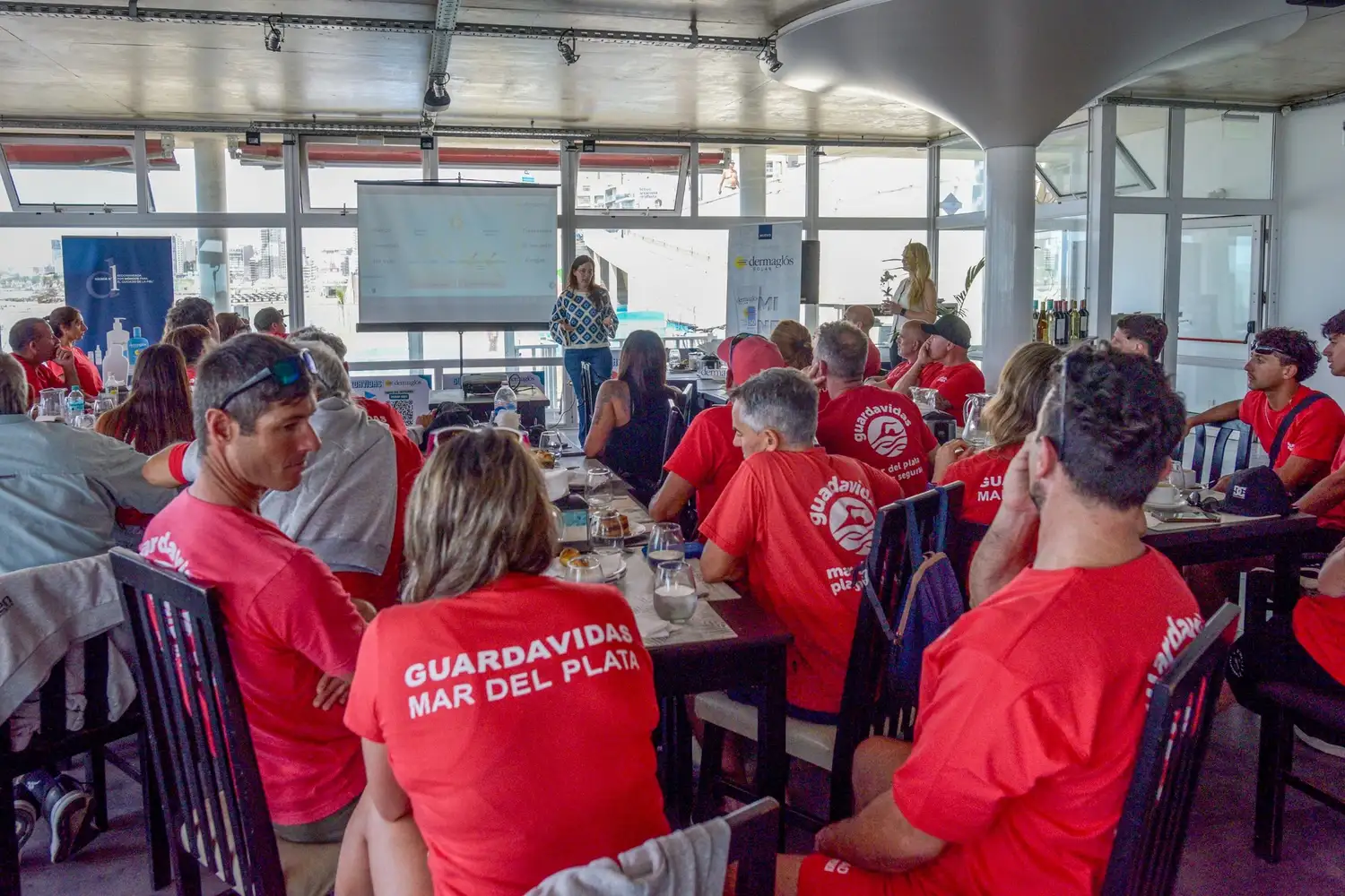 La propuesta busca promover el cuidado solar y reforzar la seguridad en más de 40 kilómetros de costa.