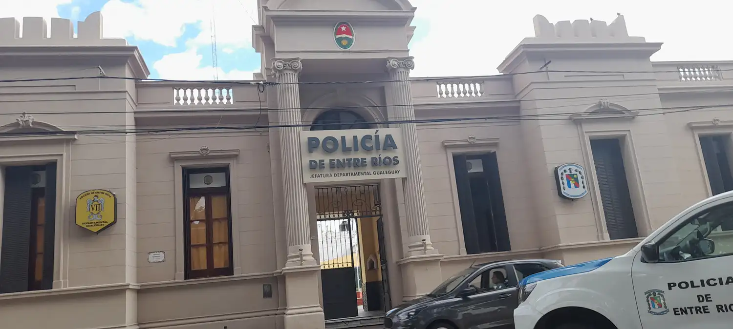MENORES CON ARMA BLANCA