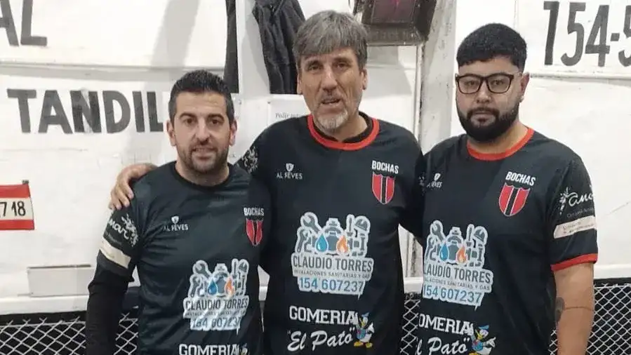 Leandro Gogna, Mauricio López y Manuel Martínez; de Excursionistas.