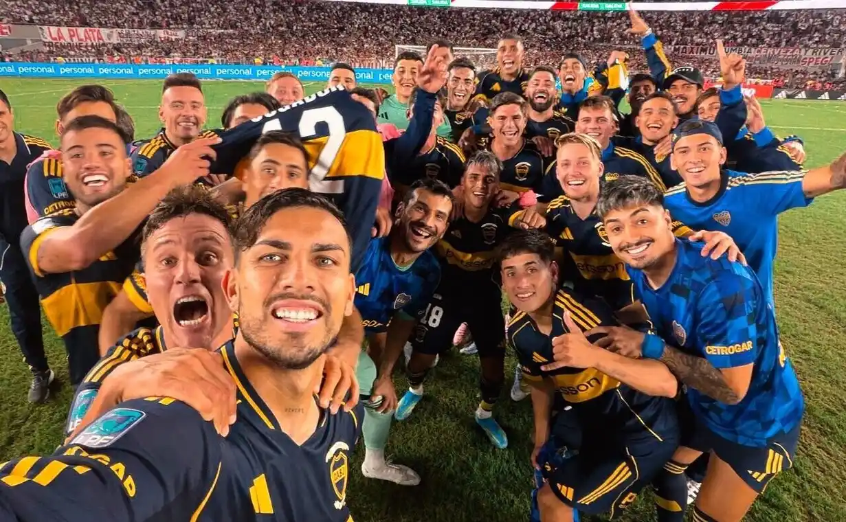 La Súper selfie de Boca en el Monumental.