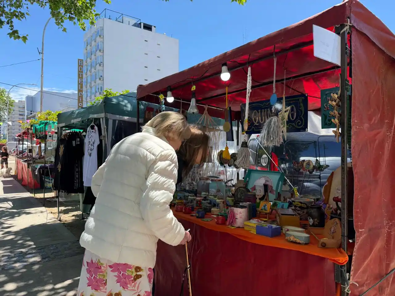 encuentro artesanos plaza independencia 23-11-25 - 2