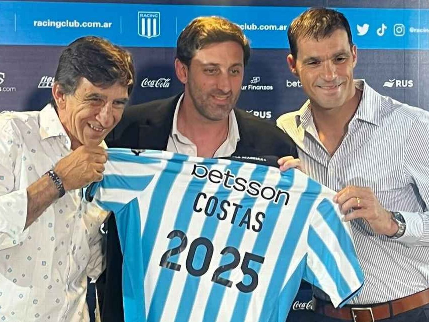 Gustavo Costas renovó su contrato en Racing y sigue por un año más