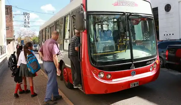 Sin renovación de recorridos, avanza el aumento del boleto