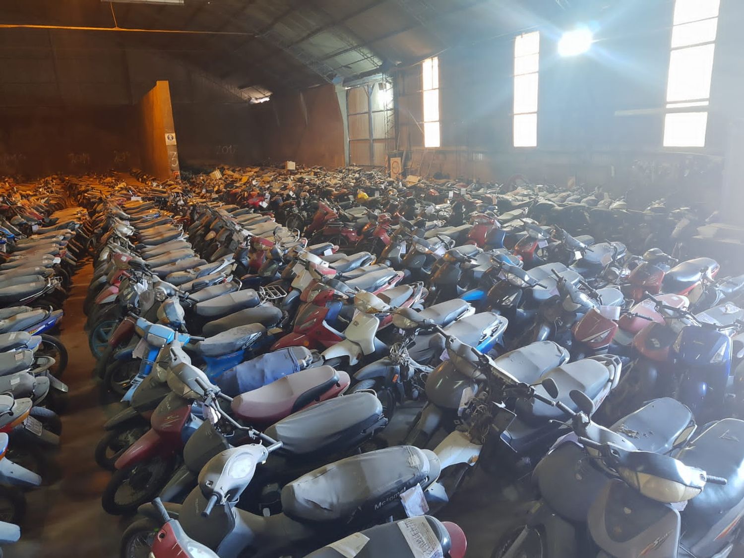 Hay 500 motos para compactar en el depósito municipal