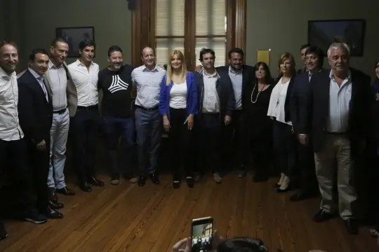 Intendentes del PJ piden una suba de la coparticipación