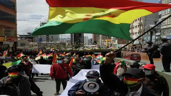 POR PERSECUCIÓN POLÍTICA: oposición en Bolivia protesta contra Luis Arce con bloqueos de principales vías