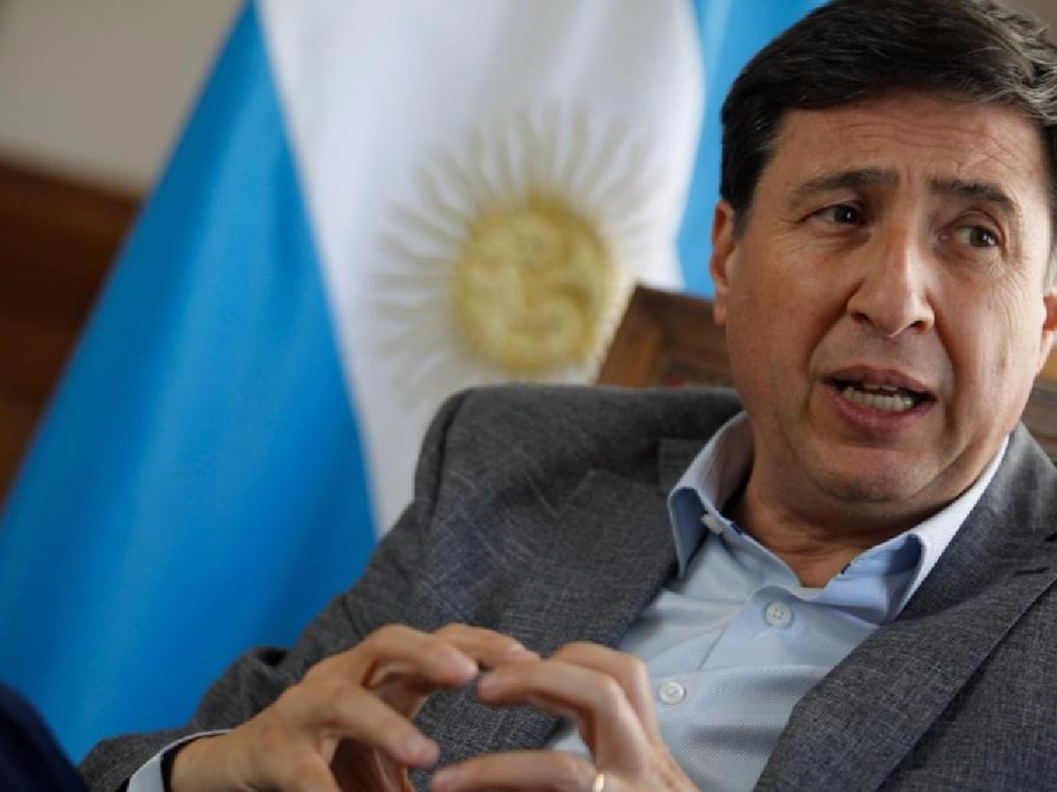 Arroyo: "No se puede promover la toma de tierras, la salida es la urbanización"