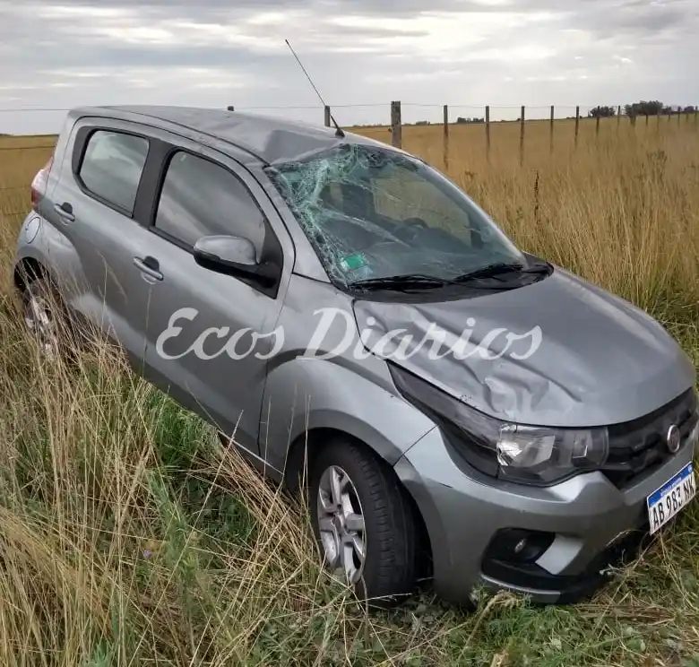 Una mujer salió ilesa de un  despiste y vuelco en ruta 228