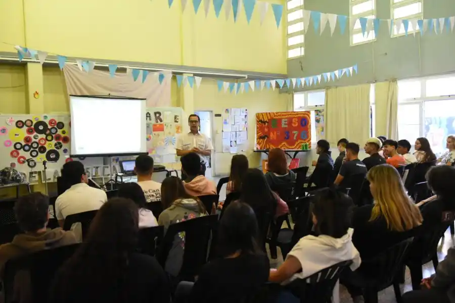 El programa “Mi primera licencia de conducir” llegó a la escuela Dopazo