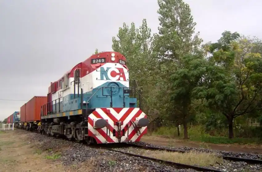 Un maquinista frenó el tren tras sentir un golpe y encontró un cuerpo