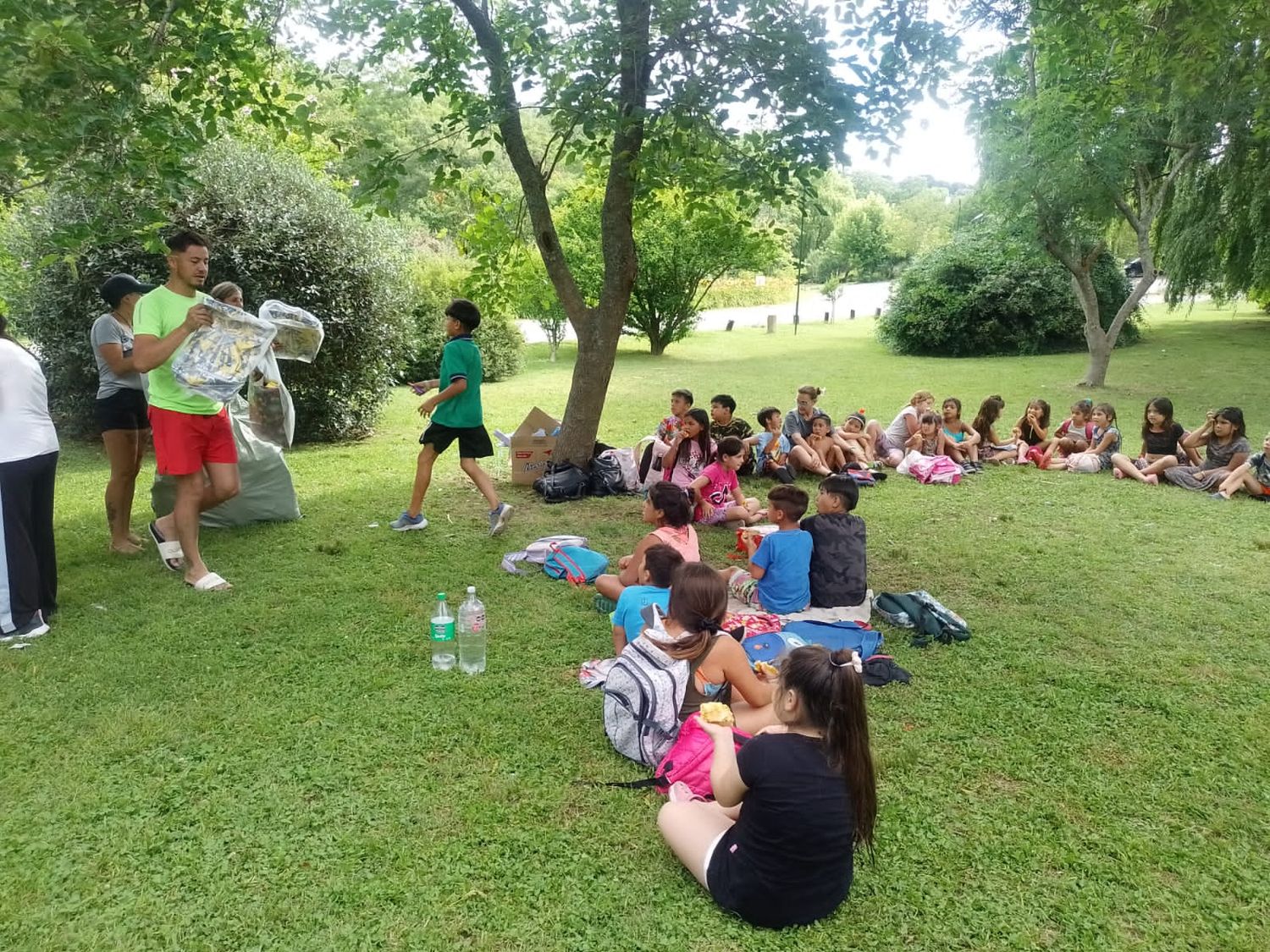 Granja Los Pibes continúa a pleno con su colonia de verano, y este año sumó chicos de familias del barrio