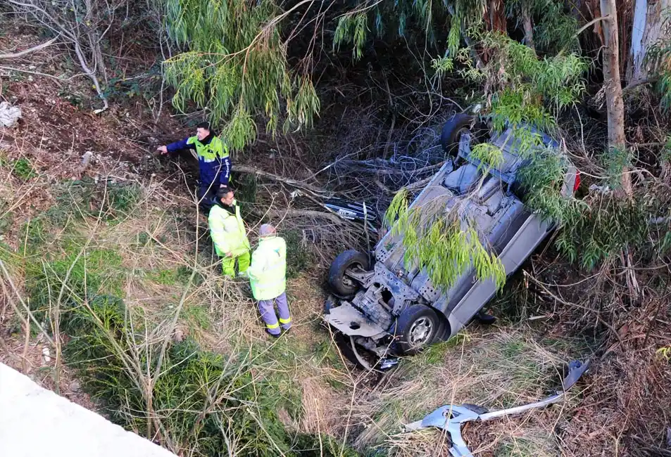 Despiste y espectacular vuelco sobre la Ruta 226