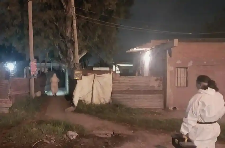 Un menor de edad se encuentra en grave estado tras ser baleado junto a su pareja en zona sur