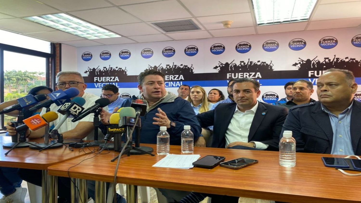 Fuerza Vecinal se LANZA AL RUEDO para competir con candidato presidencial en primarias opositoras  
