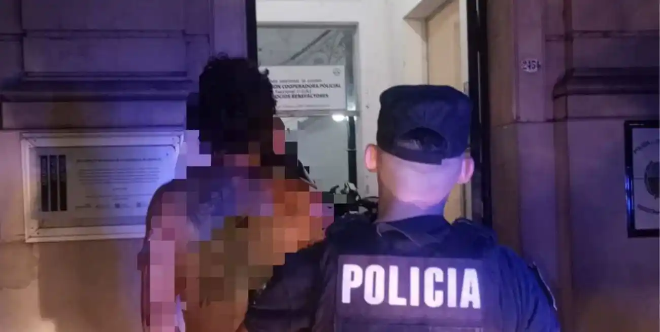 Infraganti: por una ventana, lo vieron golpeando a una mujer que estaba tendida en el suelo