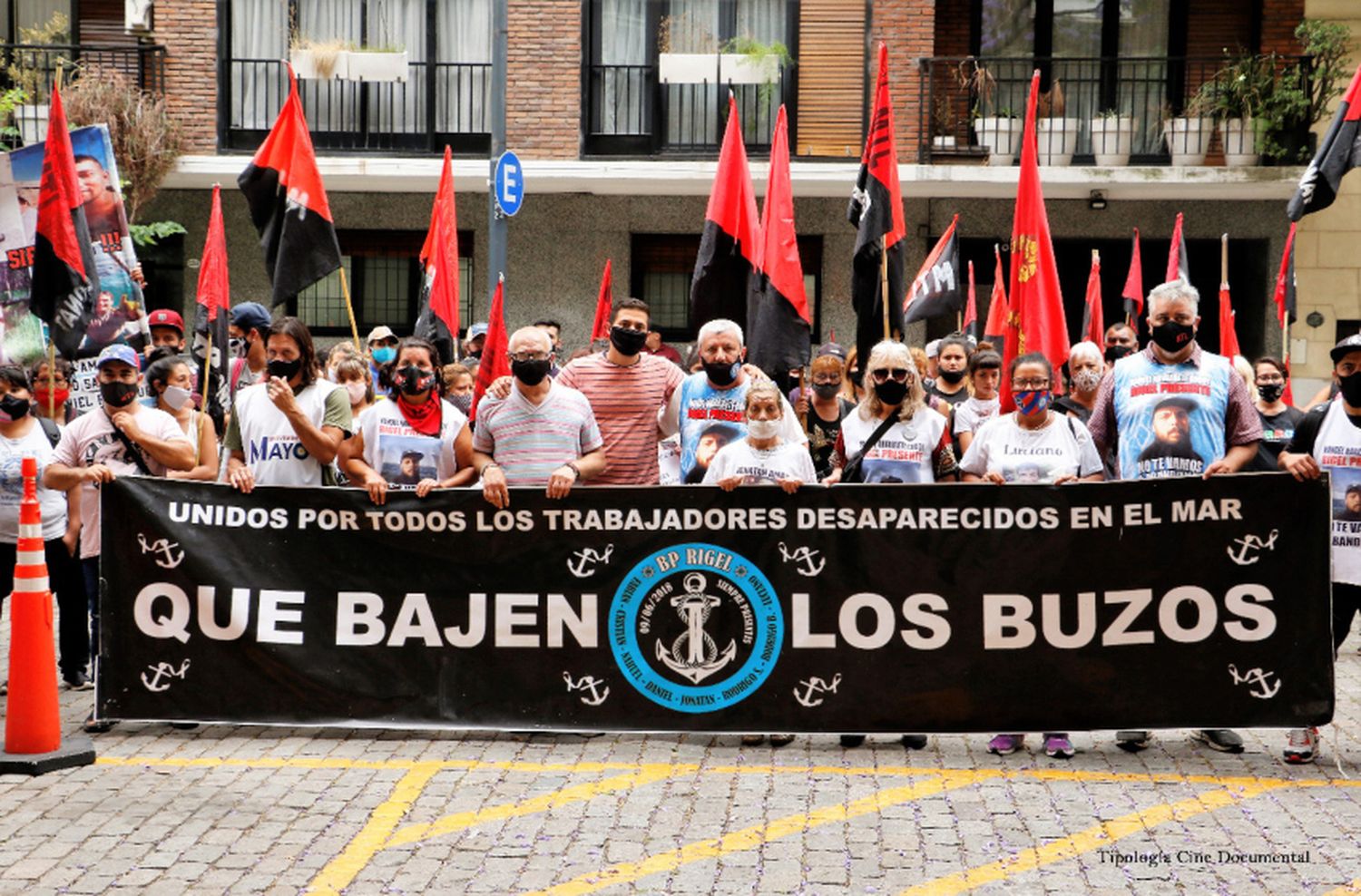 Familiares de las víctimas del Rigel se manifestaron en el Ministerio de Seguridad de la Nación