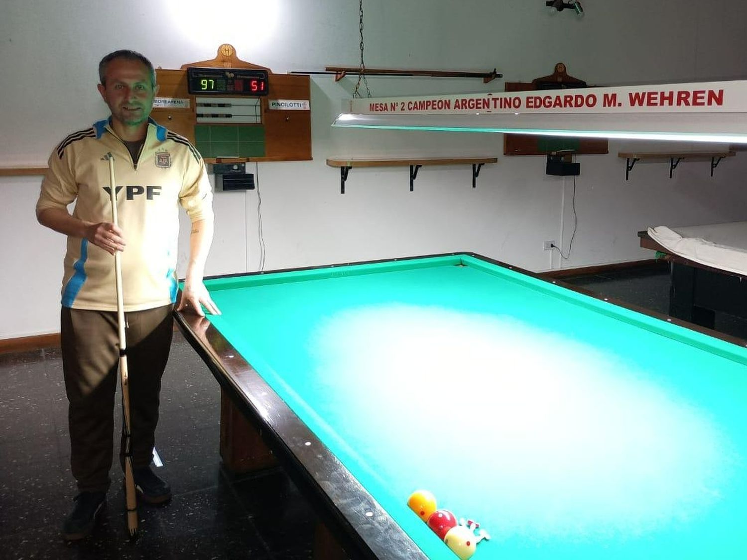 Billar: Sergio Damborearena fue el ganador en el Club Huracán