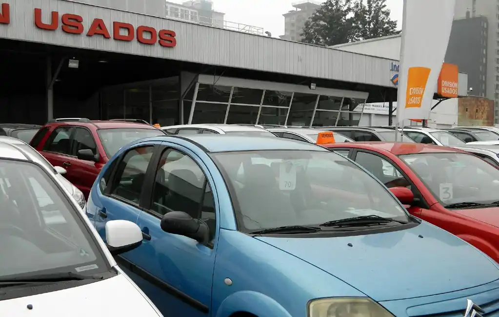 La venta de autos usados cayó casi 14% en abril y afirman que "la baja no tiene techo"