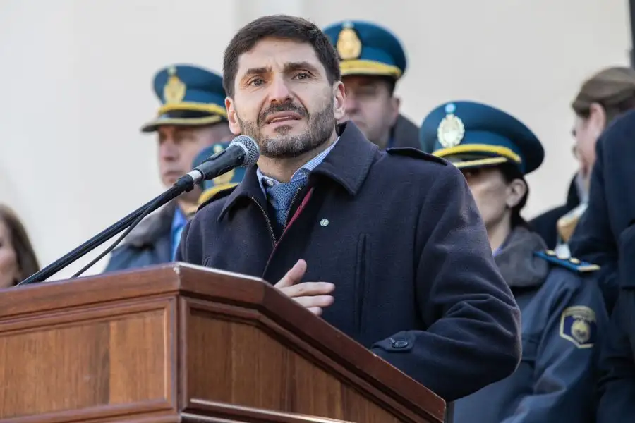  “Este 25 de Mayo venimos a defender la libertad, y también a pedir más igualdad y diálogo en el país” subrayó el Gobernador de la provincia.