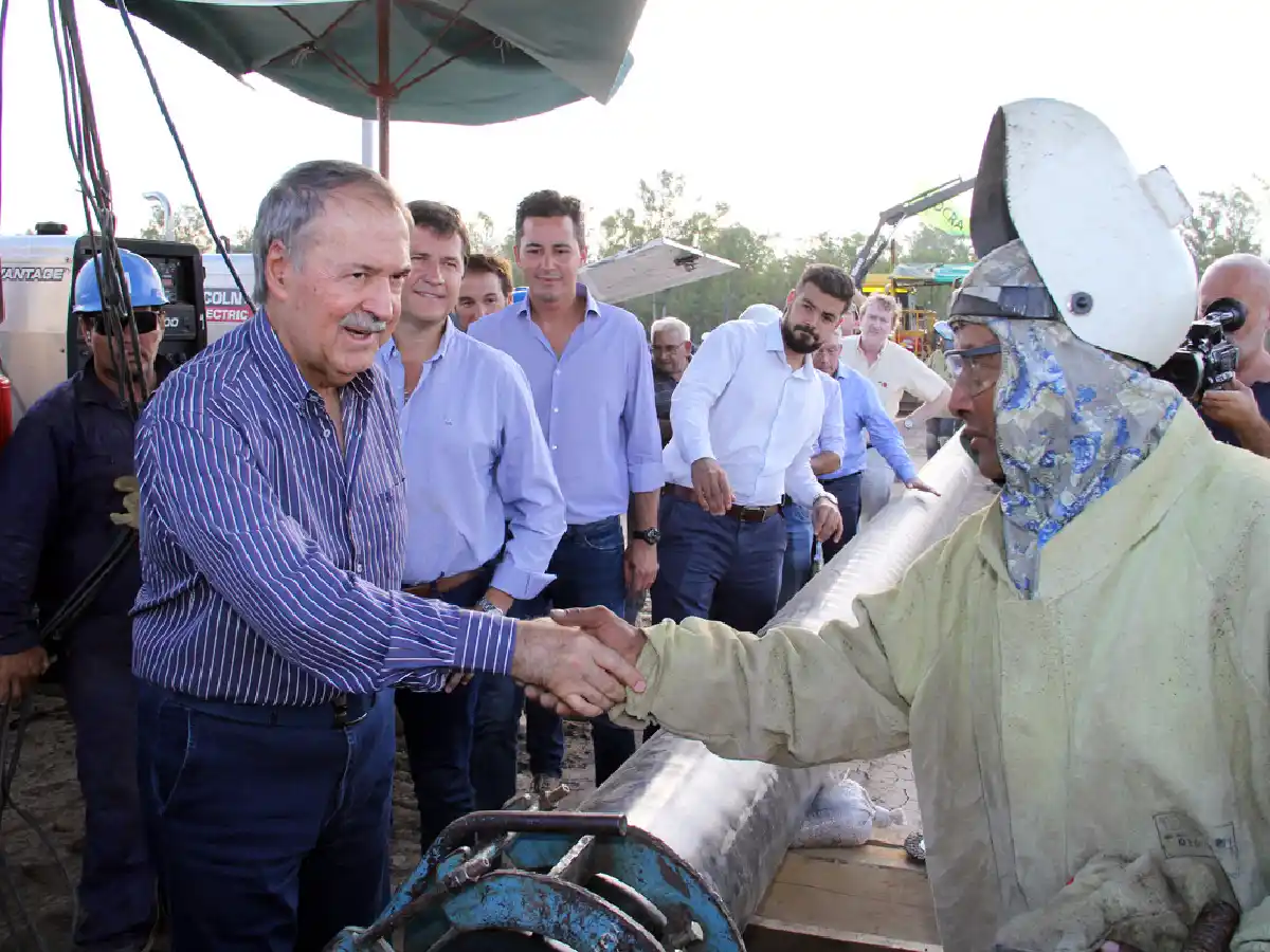 Schiaretti supervisó obra de gasoductos en San Justo 