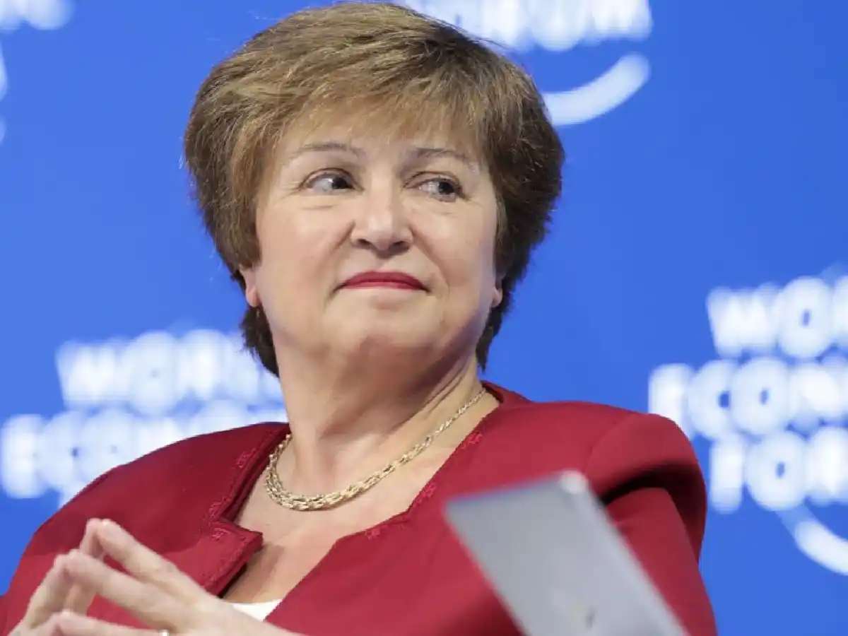  FMI advierte que la economía mundial alcanzó un endeudamiento récord y alerta por riesgos al sector privado