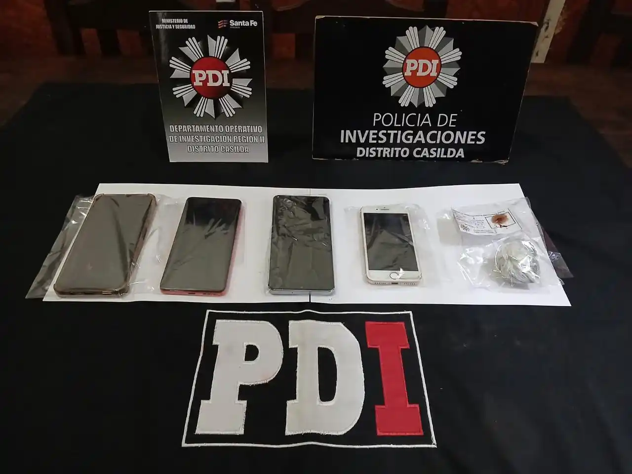 Secuestraron droga y celulares en dos allanamientos en Casilda por una causa por microtráfico.