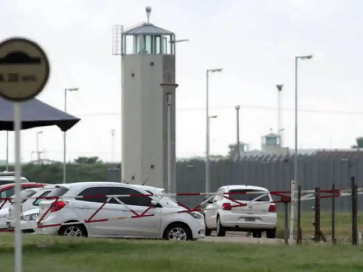 Trasladan al penal de Bouwer a los imputados por violación en grupo en Villa Carlos Paz