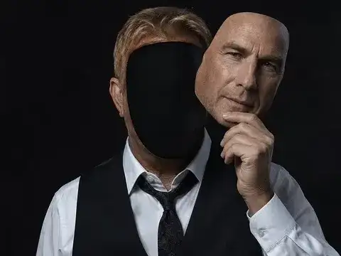 Una mujer fue estafada por un hombre que decía ser Kevin Costner