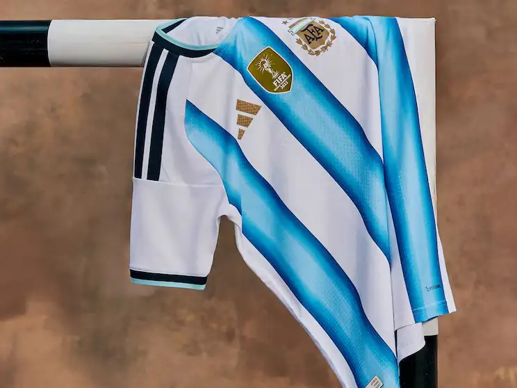 Argentina presentó su camiseta titular para la Copa del Mundo 2026: ¿Qué te parece la indumentaria de la selección?