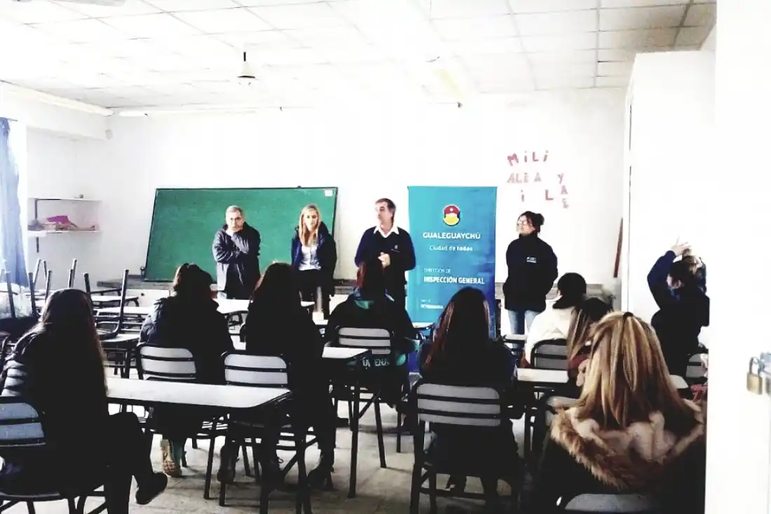 Continúan las charlas previas a las serenatas y paseos del estudiante
