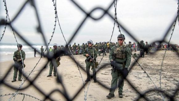ANTE EL FIN DEL TÍTULO 42: gobernador de Texas envía guardias a la frontera