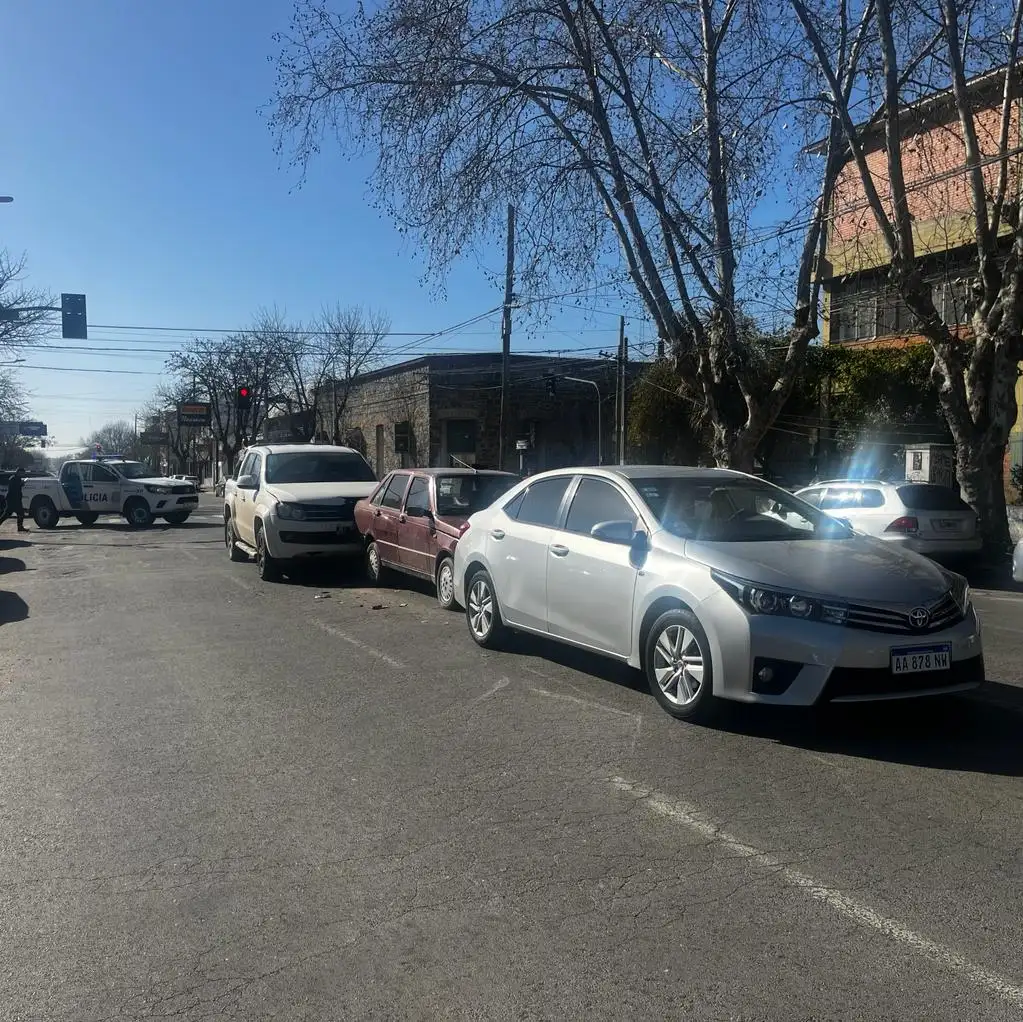Tres vehículos chocaron en Marconi.