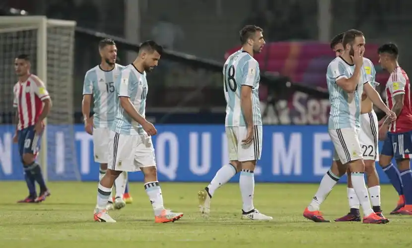 Argentina complica  su camino al Mundial