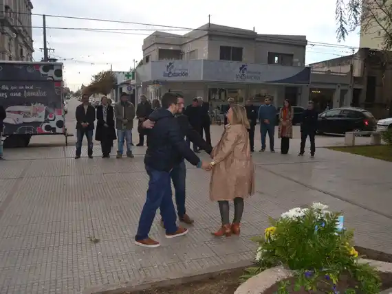 Homenaje en la plaza Constitución por el Día del Periodista