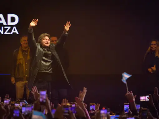 Milei encabezó el cierre de campaña con una fuerte ofensiva contra la oposición.