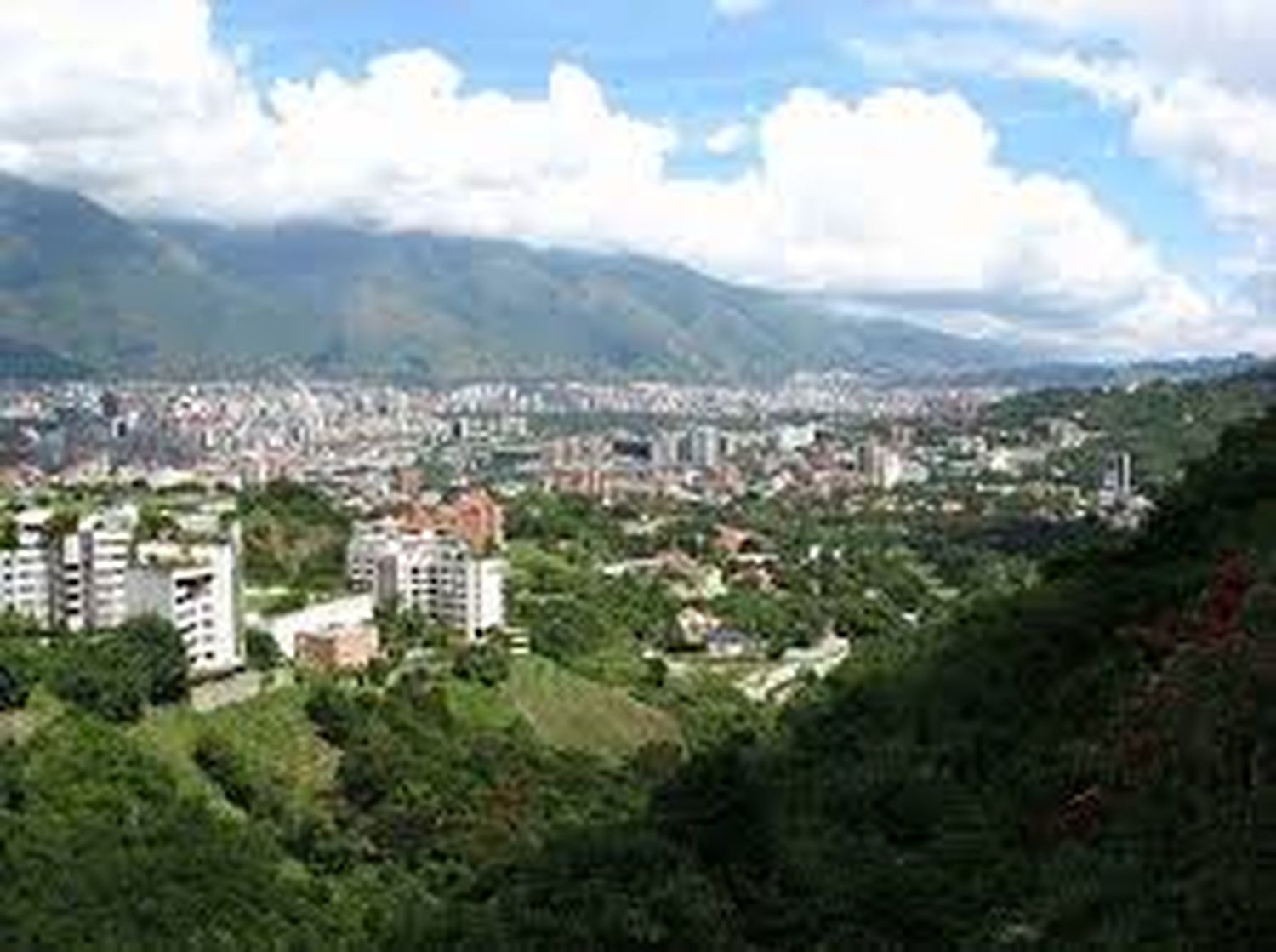 ¡ABRIGADITOS! El frío hizo a los venezolanos desempolvar los  suéteres y las bufandas