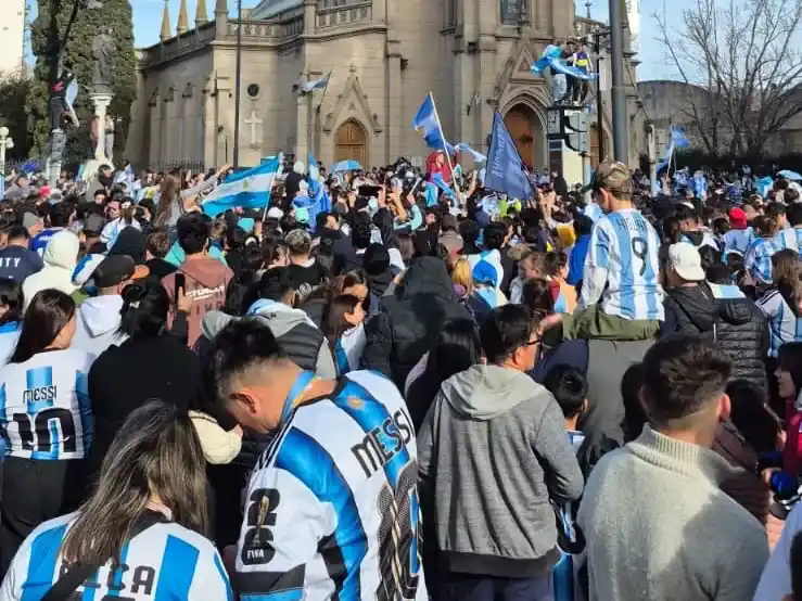 Festejo en 25 de Mayo y Belgrano.