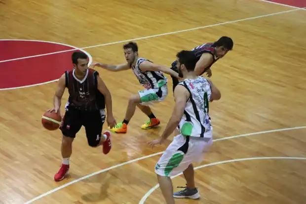 Torneo Federal: Central aplastó a Unión de Sunchales 