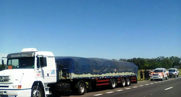 Ruta 9: Policía intercepta y detiene a piratas del asfalto